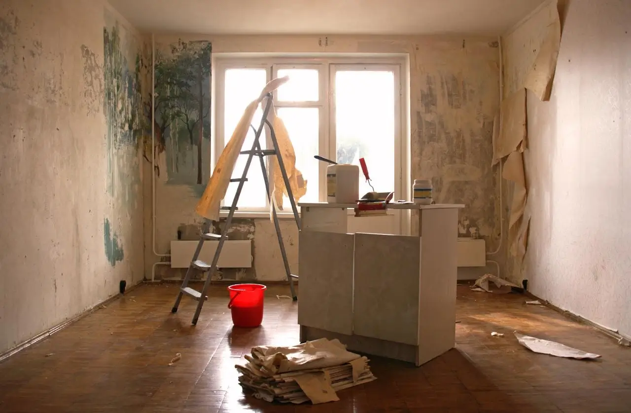 Room with bright, uncontrolled sunlight